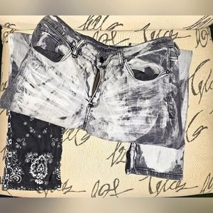 Men's Rue21 premium jeans size 34/30 black wash with bandana print leg.